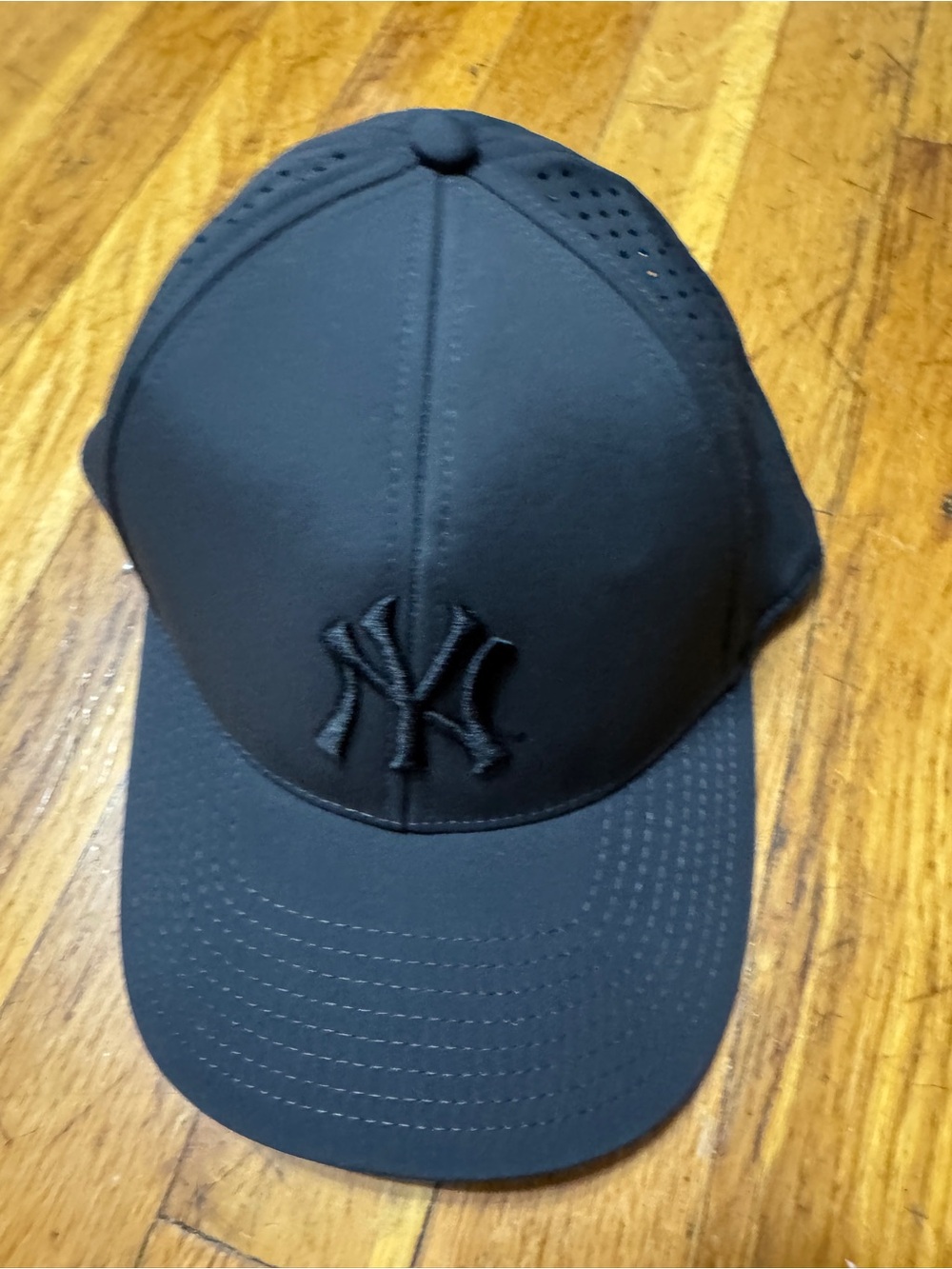 New York Yankees x Budweiser Black Hat Cap MLB Baseball NY Promotional